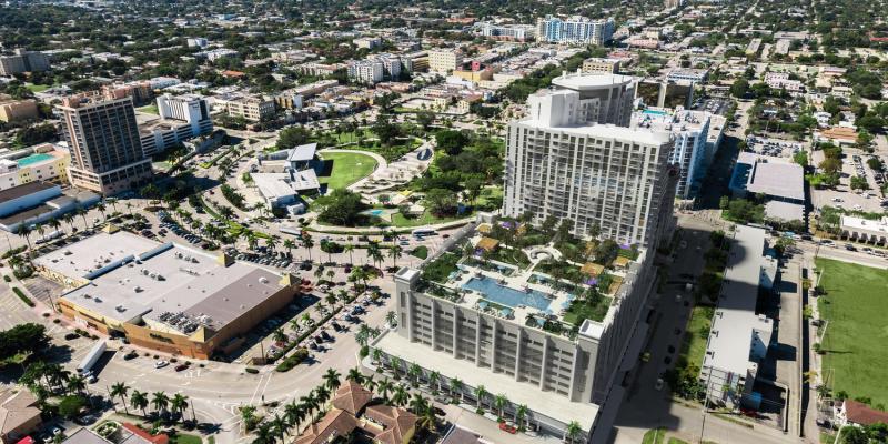 Aerial view of Hollywood Circle, Florida (US) bright sunshine